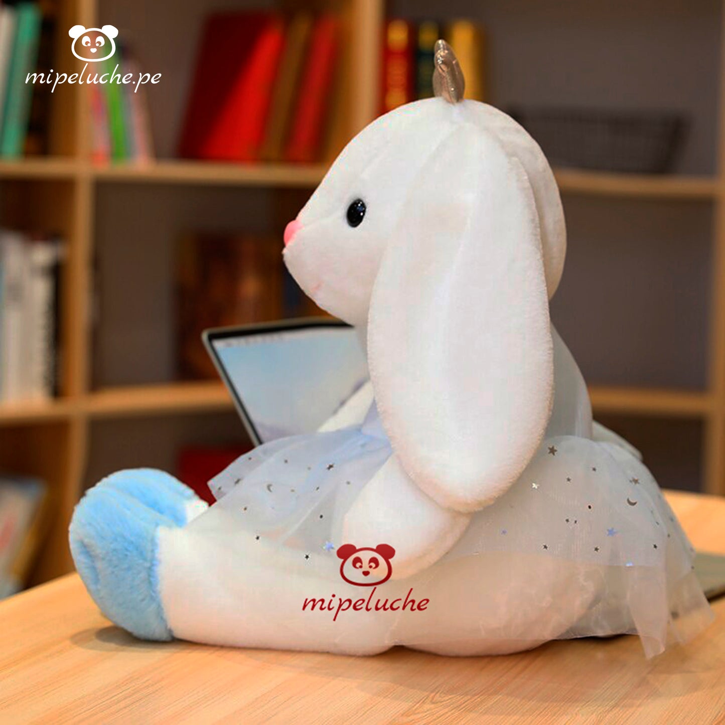 conejo coneja conejita suave peluche felpa juguete con chompa muñeca orejas largas lima peru perú barato envío a domicilio juguete tienda de regalos niños dia de la madre san valentin enamorados cumpleaños