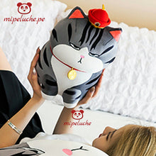 Cargar imagen en el visor de la galería, gata emperador kawai chino gato gatito gatita peluche felpa tienda de regalo original lima peru perú envios delivery enamorados san valentin dia de la madre niños cumpleaños