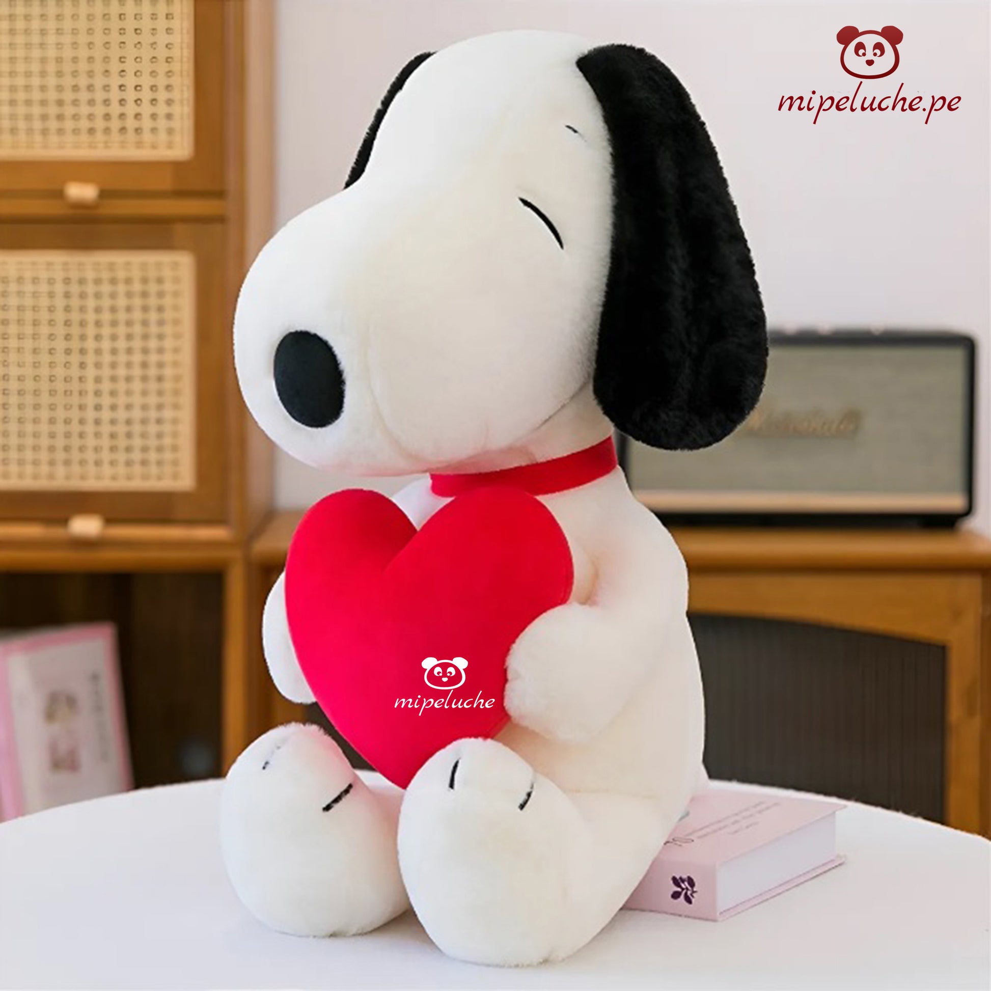 Snoopy snoppy perrito perro peluche cachorro cachorrito pug felpa tienda de regalo original lima peru perú envios delivery enamorados san valentin cumpleaños dia de la madre niños